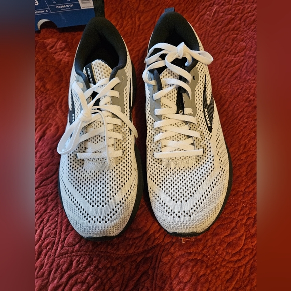 Brooks REVEL 6 running shoe - Picture 6 of 9